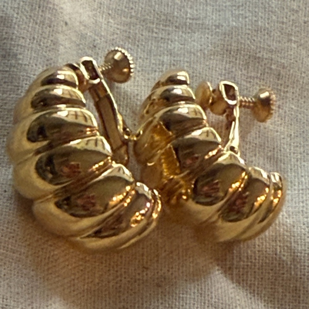Napier Gold-Tone Twisted Scalloped clip on Earrings
